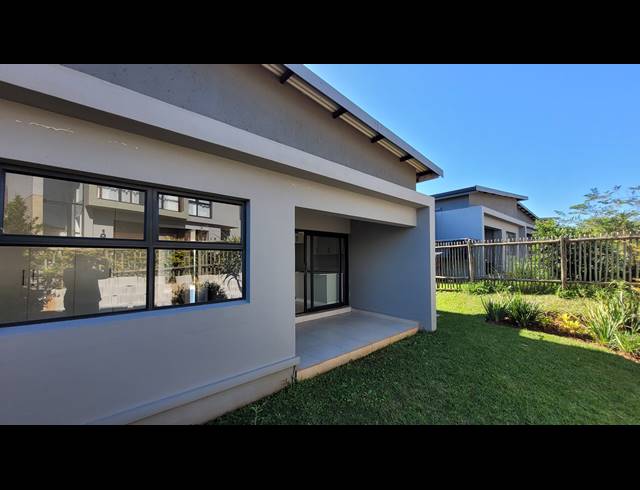 2 BEDROOM TOWNHOUSE TO LET IN PALM LAKES ESTATE